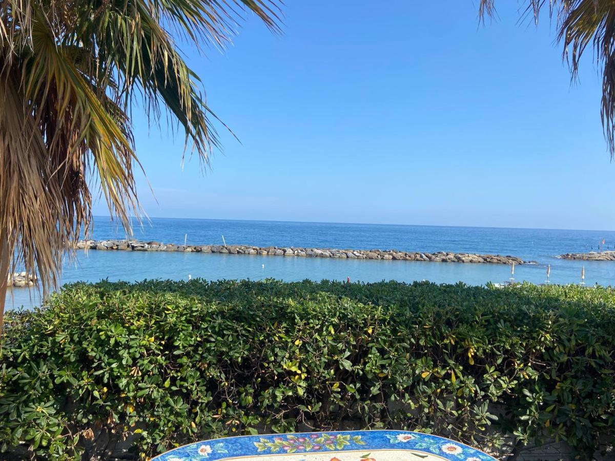 Villa Rita Sea Front View Sanremo - Parcheggio Gratuito In Struttura Buitenkant foto