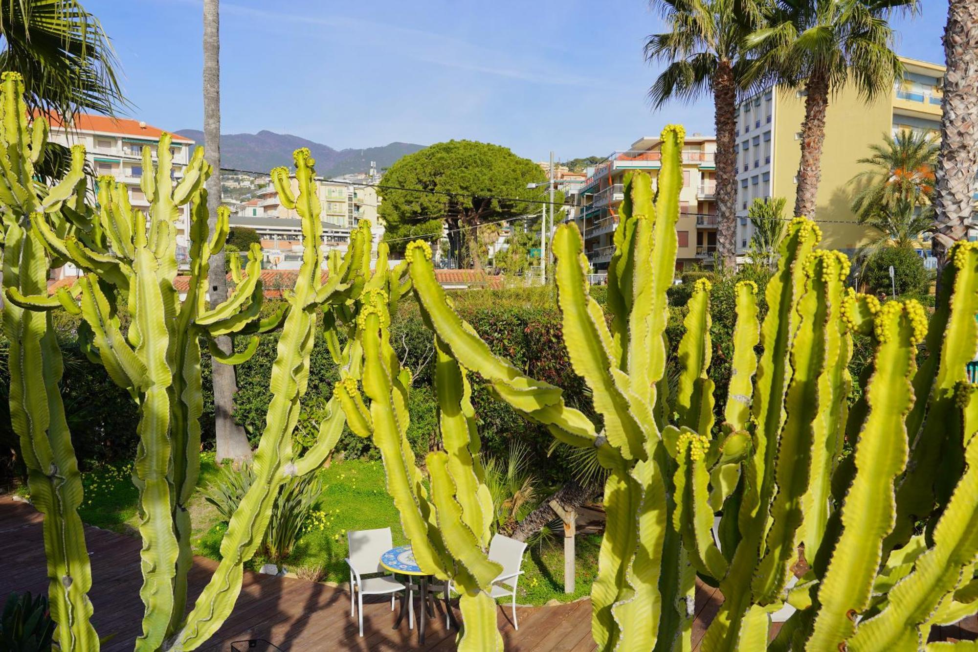 Villa Rita Sea Front View Sanremo - Parcheggio Gratuito In Struttura Buitenkant foto